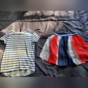 girl med skort and striped tee